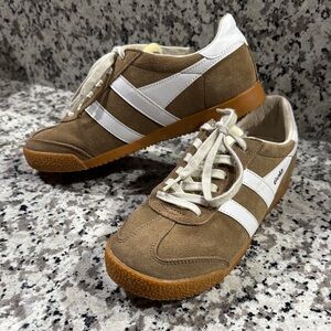 Gola Women's Tan and White Sneakers